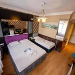 Royal Garden And Hotel *