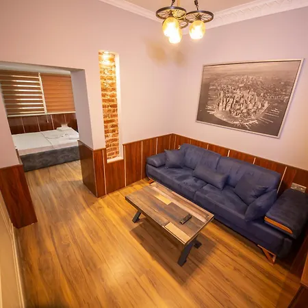 Royal Garden And Hotel *