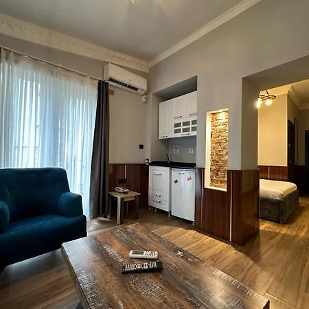 Royal Garden And Hotel