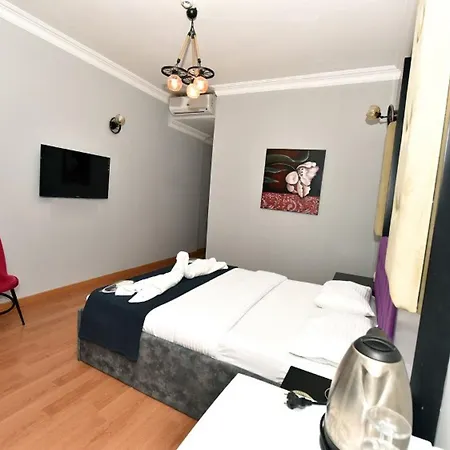 Royal Garden And İstanbul