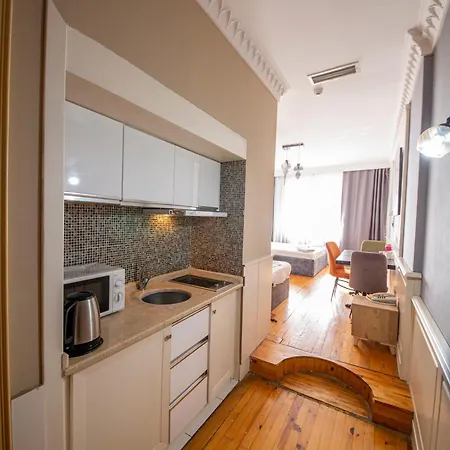 Royal Garden And מלון